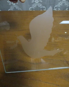 Dickes Glas geätzte Friedenstaube - 7" x 7" - Bild 1 von 4