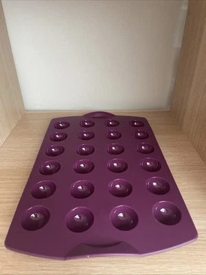 Tupperware Silkonform Dots Backform Lila Neu - Bild 1 von 2