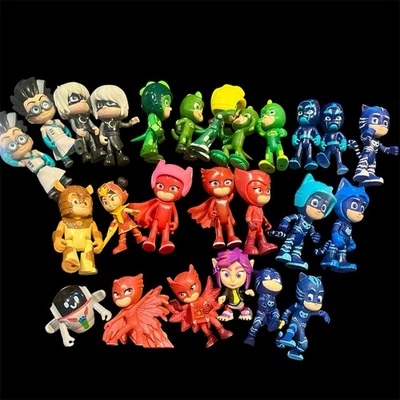 Lote de 26 figuras en total PJ Masks Toys. "Hombre lobo, mini robot de 1,5"" y un gato de 6""" Foto 1 de 4