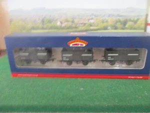 BACHMANN 00 SET OF 3 X 16 TON MINERAL WAGONS 'NCB' WEATHERED. CAT NO.37-236 - Picture 1 of 1