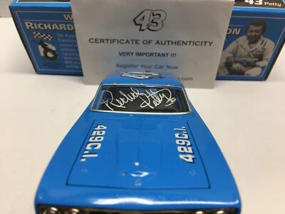 RICHARD PETTY & DALE INMAN AUTOGRAPHED 1969 #43 TORINO TALLADEGA 1/24 WIX DIECAS - Image 1 of 4