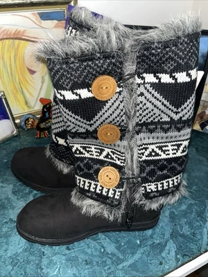 Lukees by MUK LUKS Bella Feminino tamanho 7 Preto Cinza Suéter Top Botas de Bezerro Médio NOVO - Imagem 1 de 4