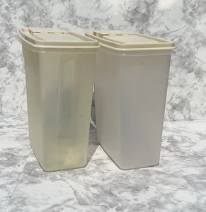 2 Rubbermaid Servin' Saver #3 Sheer Cereal Containers 13 Cup Almond Pour Lids - Picture 1 of 24