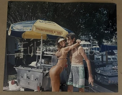 Foto vintage 16x20 Clearwater Beach Flórida suporte para cachorro-quente década de 1990 biquíni guerreiros certificado de autenticidade - Imagem 1 de 4