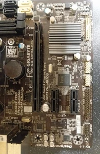 Gigabyte GA-H81M-D2V LGA115 Płyta główna z Cooler master CPU Cooler 8GB RAM - Zdjęcie 1 z 7