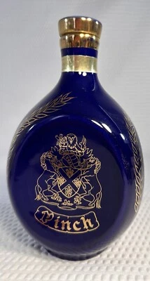 "Decantador de whisky escocés pellizco botella azul cobalto dorado con cresta de guilting vidrio 8,5""" Foto 1 de 4