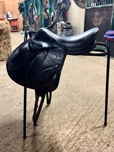 17.5” 2021 Voltaire Lexington Jump Saddle in Chocolate with Voltaire Girth - Picture 1 of 8