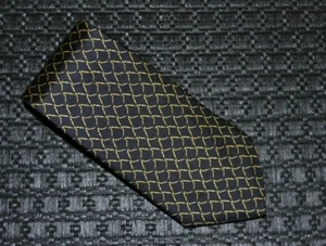 Burberry Black Gold Links Pattern Silk Made in England Tie - Picture 1 of 7
