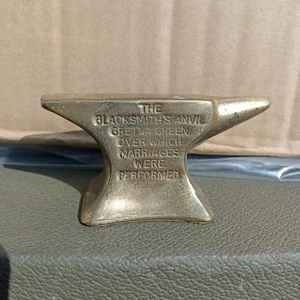 Gretna Green marriage anvil brass paperweight decorative ornament - Picture 1 of 8