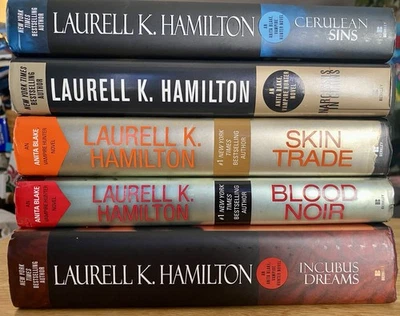 Lot Of 5 Inc 2 Signed Anita Blake Vampire Hunter HC Novels Laurell K. Hamilton Foto 1 de 4