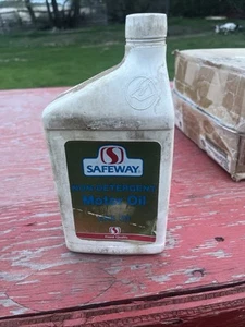 Vintage Safeway Grocery Store Brand 1 Quart, Plastic Motor Oil Can - Picture 1 of 2