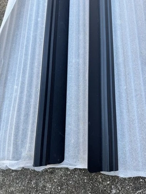 Replacement Side Rails for Retrax MX Series Hard Tonneau Cover 82381 - Image 1 of 4