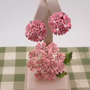 Set orecchini clip spilla strass vintage BSK My Fair Lady smalto rosa fiore grappolo - Foto 1 di 6