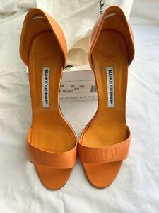 Manolo Blahnik Women's 37.5 Catalina Orange Patent heels