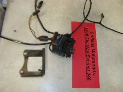 Skidoo Everest 340 1978 OEM pinza de freno buenas pastillas sensor soporte de frenos  Foto 1 de 4