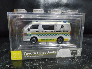 Tiny Toyota 21 Toyota Hiace Ambulance (display version) - Picture 1 of 1