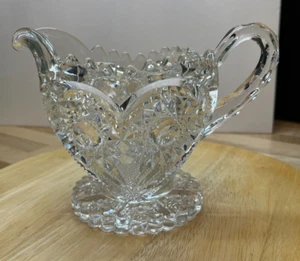 EAPG Imperial Vidrio Cremallera Corazón 5.5" Jarra/Crema Base Festoneada Redonda - Imagen 1 de 18