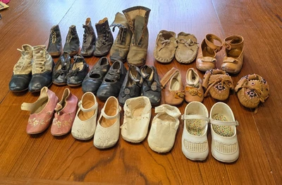 Zapatos para niños antiguos y de mediados de siglo con botones Mary-Jane con cordones TÚ ELIGES Foto 1 de 3