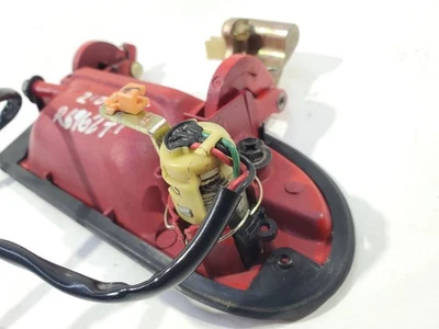 Левая внешняя дверная ручка черная от оригинального производителя Mitsubishi 3000GT 1999 - Изображение 1 из 4