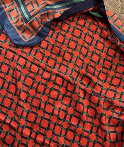 Vintage Damen Seidentuch rot blau grün kariert 34"x35" schöner Schal - Bild 1 von 7