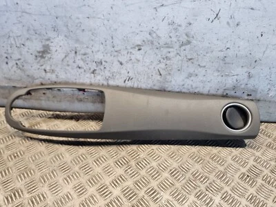 TOYOTA YARIS TABLERO MOLDURA PANEL 554700D030 1.3 PET MAN HATCHBACK 2013 Foto 1 de 4