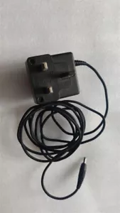 Genuine Nokia ACP-7X UK Wall Charger 3.5mm Pin 1100 2300 3310 3510 - Picture 1 of 4