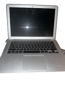 Apple MacBook Air 13.3 inch Laptop 2015 1.6 GHz Intel Core i5 8GB Ram 121 GB SSD - Picture 1 of 10
