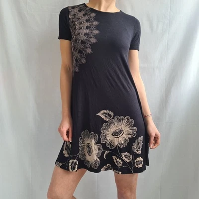 Vestido para mujer Desigual talla S línea A floral geométrico manga corta... - Imagen 1 de 4