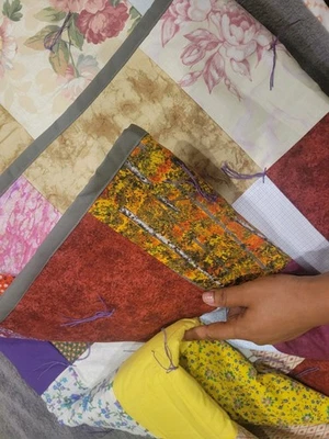 Manta sentada vintage hecha a mano con retazos doble lado 80 X 64 pulgadas Foto 1 de 4