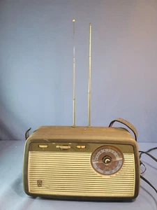 Vintage 1960 Grundig Party-Boy Transistor E-200 Radio - Picture 1 of 11