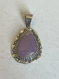 Colgante de fosfosiderita púrpura de plata de ley Navajo Avin Joe PD2198 - Imagen 1 de 6