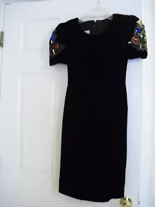 Abito da cocktail vintage Tadashi Saks Fifth Avenue in velluto nero paillettes con perline 6 - Foto 1 di 8