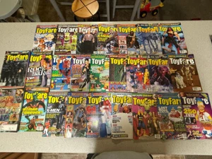 Mixed Lot 25 Toyfare Magazines 2007-2011 nice variety. CLEAN - Bild 1 von 9