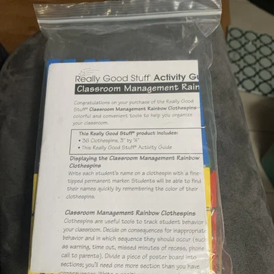 Pinzas para ropa arco iris Really Good Stuff Classroom Management - 4 colores Foto 1 de 4