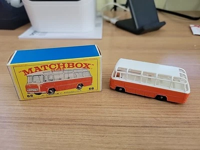 Autobús Mercedes Lesney #68 naranja con caja Foto 1 de 4