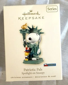Patriotic Pals Hallmark Statue of Liberty 2008 Spotlight on SNOOPY Ornament - Picture 1 of 5