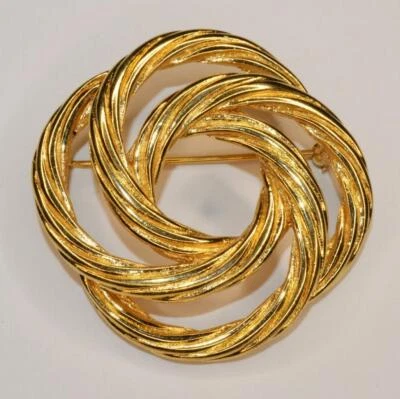 Vintage Gestempelt Monet Goldfarben Poliert Keltischer Knoten Form Pin Brosche - Bild 1 von 3