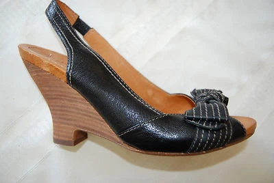 New Black Leather NAYA Giada Peep Toe Slingback Heels w/Big Bow 8.5 N - Image 1 of 4