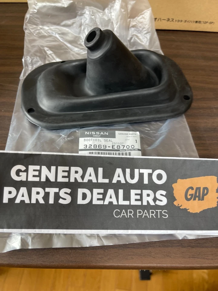 GENUINE NISSAN OEM DATSUN 240Z 260Z 280Z Manual Shift Boot Rubber 32869-E8700 - Image 1 of 4