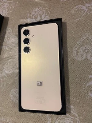 Cellulare Smartphone Samsung Galaxy S24+ PLUS 5G 6,7” S926 12+512GB Giallo - Immagine 1 di 4