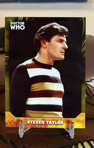 Tarjeta 2017 Topps Doctor Who Signature Series Weeping Steven Taylor 65 amarilla/25 - Imagen 1 de 2