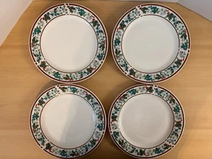 Lot Of 4 Majesticware Holly Pattern Christmas Stoneware Dinner Plates 10.5 in - Picture 1 of 8