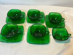 LOT OF 5 VINTAGE ANCHOR HOCKING FOREST GREEN 6 CUPS AND 5 SAUCERS - Picture 1 of 6