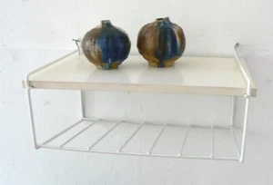 TELEFON KONSOLE MIT ZEITUNGSABLAGE WEISSES WAND REGAL ÄHNLICH STRING MIDCENTURY - Bild 1 von 8