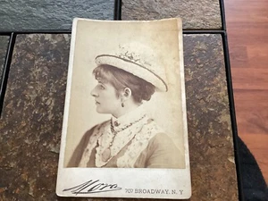 Mora 707 Broadway um 1800, New York Cabinet Card Mass. Stiefel & Schuh Werbung - Bild 1 von 2