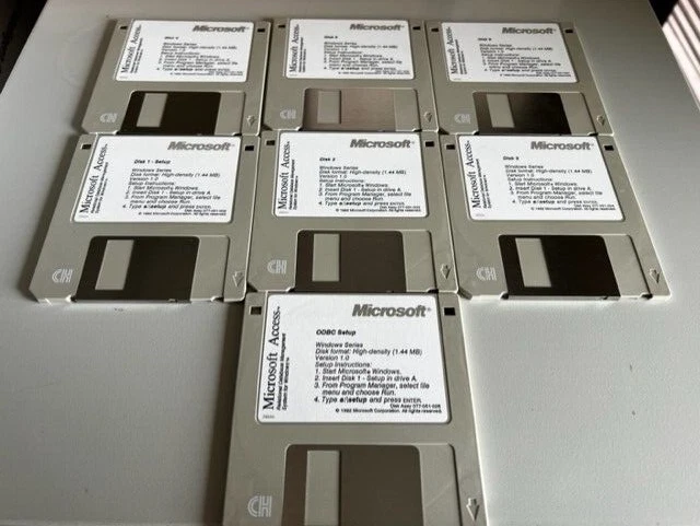 Base de datos vintage Microsoft Access 1.0 y actualización de Microsoft Access 1992-1993 7 discos Foto 1 de 1