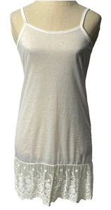 camisola blanca con encaje bordado talla S/M - Imagen 1 de 3