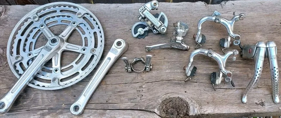 Shimano 600 Arabesque Group Groupset Crankset Brakes Levers Derailleurs Shifters - Image 1 of 4