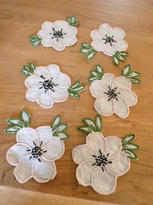 Linge ancien lot de 6 Dessous de verre broderies de fleurs     ( ref  32 ) - Photo 1/3