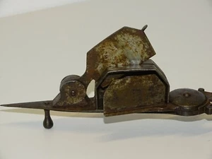 -ANCIENNE PAIRE de CISEAUX MOUCHETTE A SYSTEME éteignoir bougie CANDLE SCISSORS - Photo 1/12